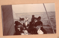 AC037