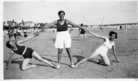 AE136