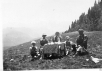 AF245