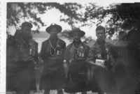 AG100