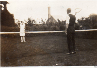 AH913