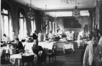 AJ499