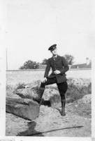 AL022