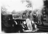 AM560