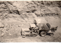 AM562