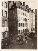 AV308