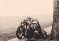 CB352