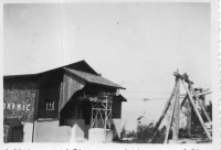 DE525
