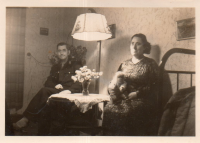 DE821