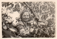 DE875