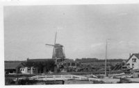 DE878