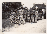 DG979