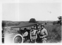 DG982