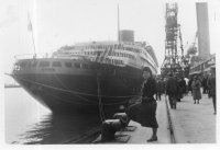 DH831