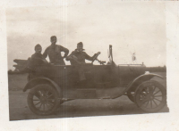 DN413