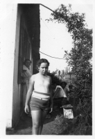 DY903