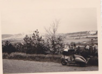 NB833